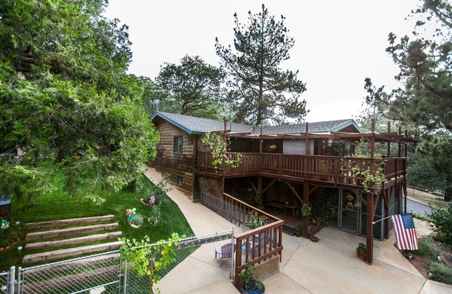 Bison Lodge For Quiet Contemplation, Modern Conveniences, AC/Wifi & Pets