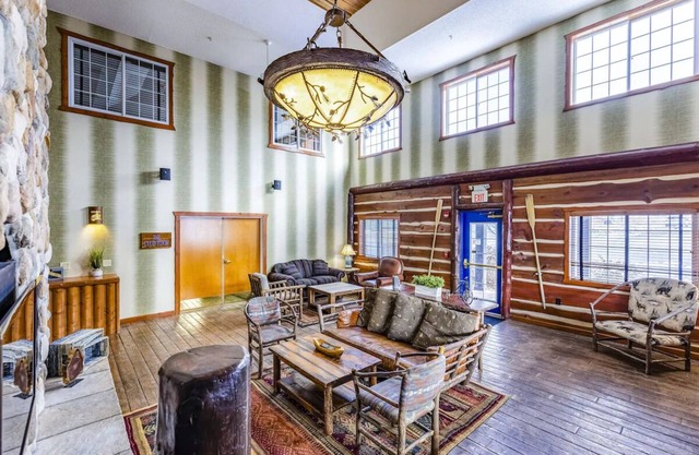 Blend of Rustic Chic & Comfort Just off I-74 in Peoria, Free Parking | 2 Units