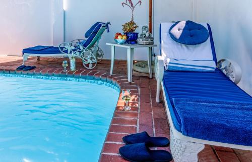 Bleu Cobalt Cottage
