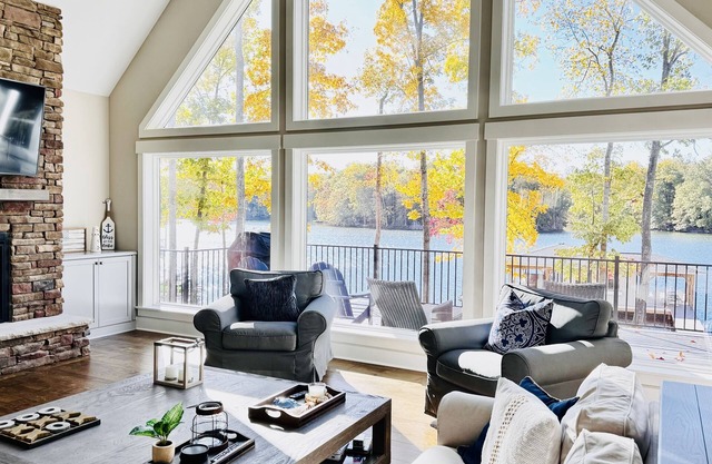 Bliss Lake Anna: Luxury Waterfront on the private side of Lake Anna