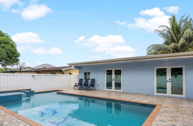 🌅 Blissful Retreat w/ HEATED POOL 🌴 4BDR 2BA
