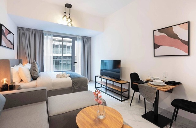 Bloomfields Spacious STU in Oasis Masdar City
