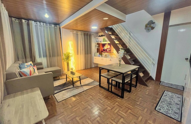 Bloomstone Urban Chill Cabin