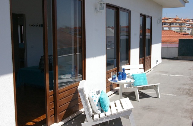 Blue Apartment Parede Beach House - Village Center