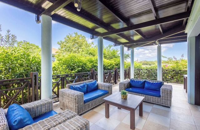 Blue Bay Hideaway - Just Steps from the Beach