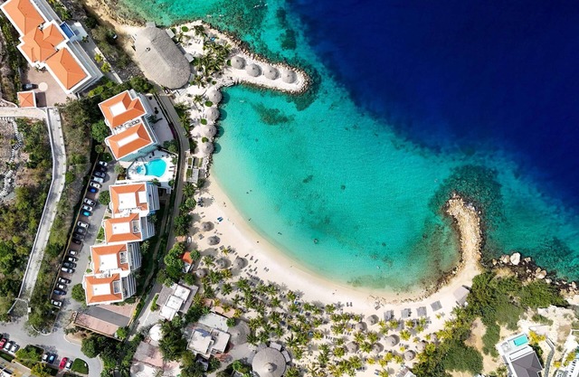Blue Bay s Tropical Escape