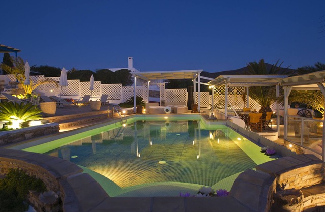 Blue Dolphin Antiparos Villas and Suites