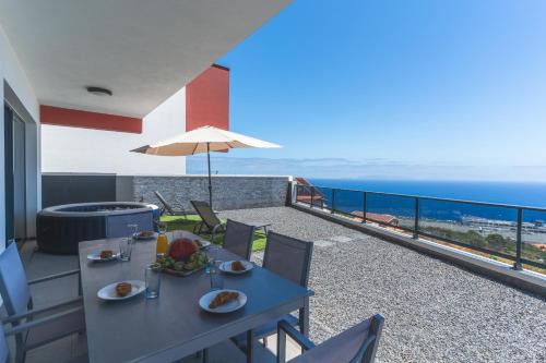 Blue Outlook Retreat by Atlantic Holiday