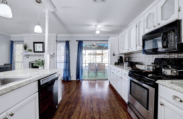 Blue Pool Family House