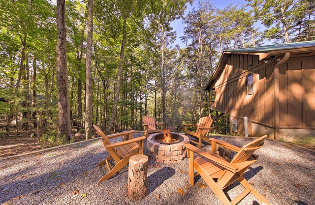 Blue Ridge Hideaway w/Fire Pit & Mtn Views!