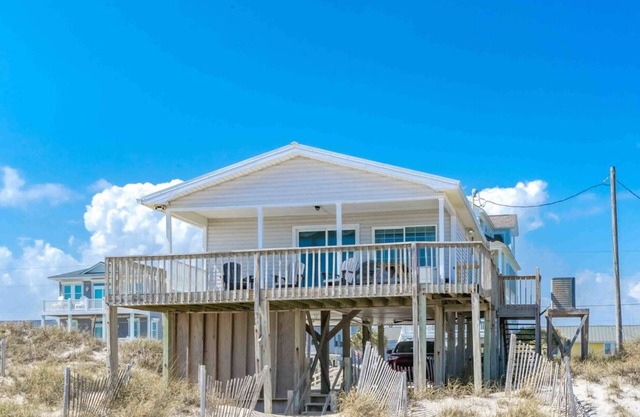 Blue Tortoise - Awesome Oceanfront Deck! Dog Friendly!