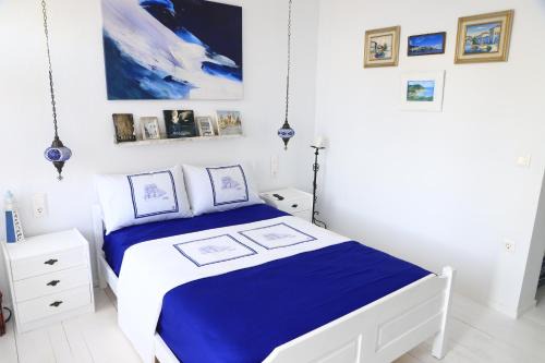 BLUE, Traditional House