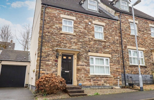 BLUEBERRY HOUSE, family friendly, with a garden in Launceston