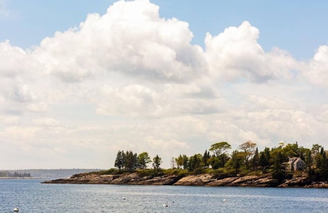 Bluebird Ocean Point Inn | Double Queen | with Private Beach Access