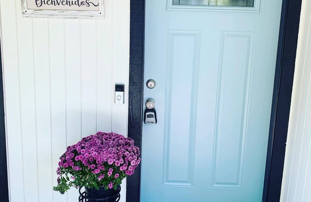 Bluedoor House Comfy Home close to NB, SA, & RAFB