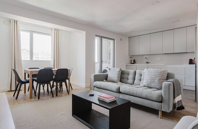 Blueground | Arroios, elevator, washer