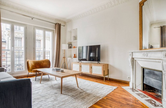 Blueground | Auteuil, concierge & elev, nr food