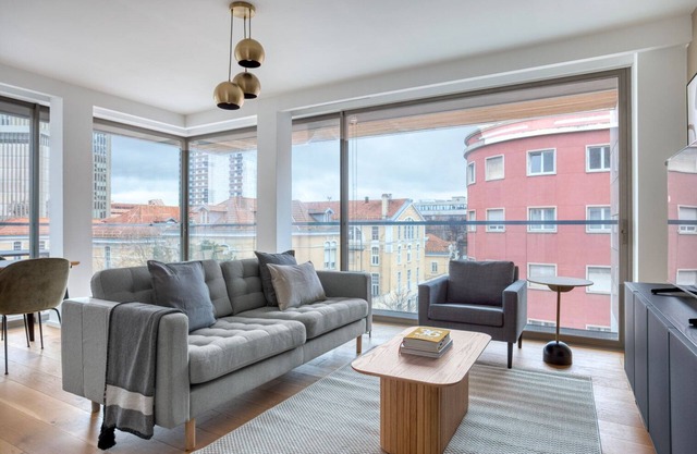 Blueground | Avenidas Novas, balcony