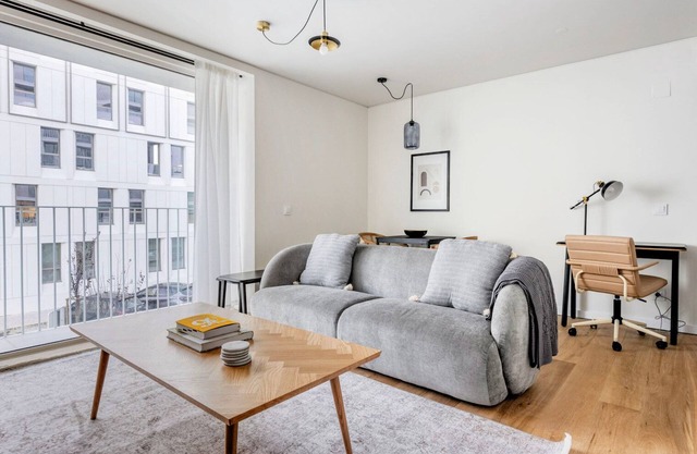 Blueground | Avenidas Novas, pool, fully furnished