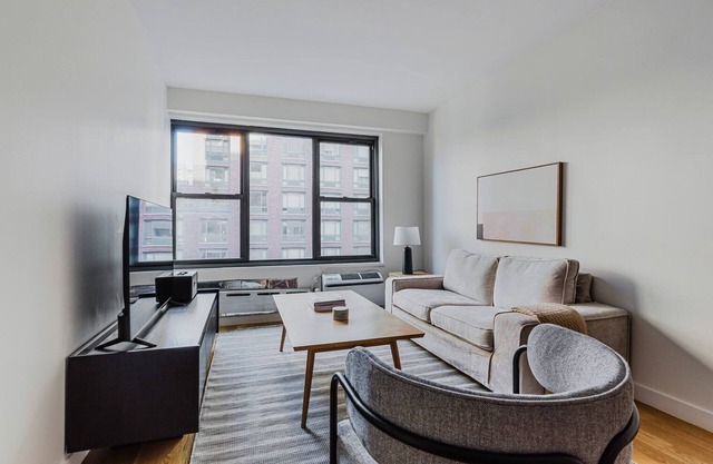 Blueground | Flatiron, gym & doorman, nr parks