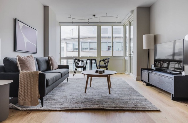 Blueground | Foggy Bottom 1bd apartment