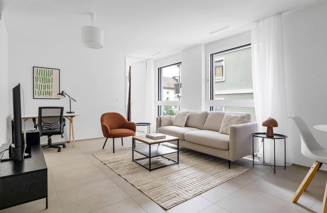 Blueground | Gewerbeschule, balcony, nr ETH