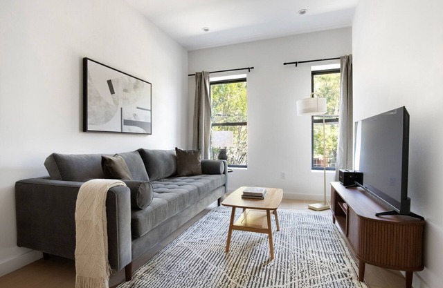 Blueground | Greenpoint, view, nr McGolrick Park