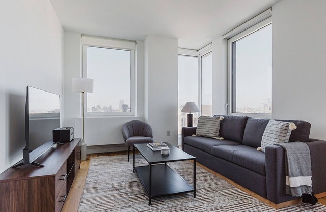 Blueground | Lower East Side 2bd apartment