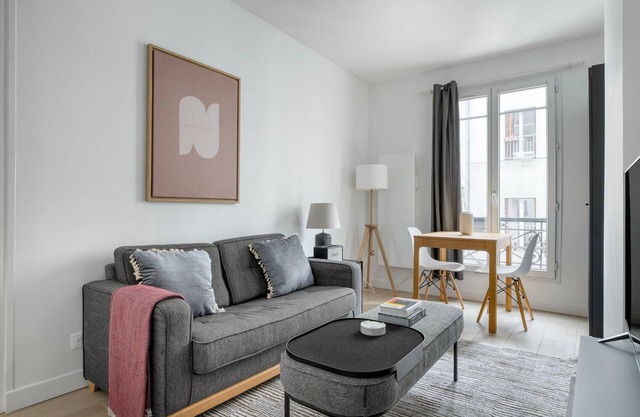 Blueground | Pigalle, near shops