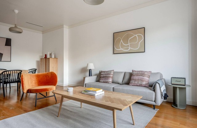 Blueground | Santo António, pool, fully furnished