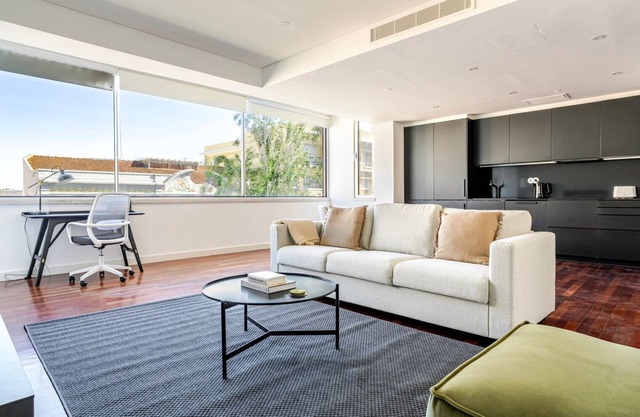 Blueground | Santo António, balcony, nr Parque Eduardo VII