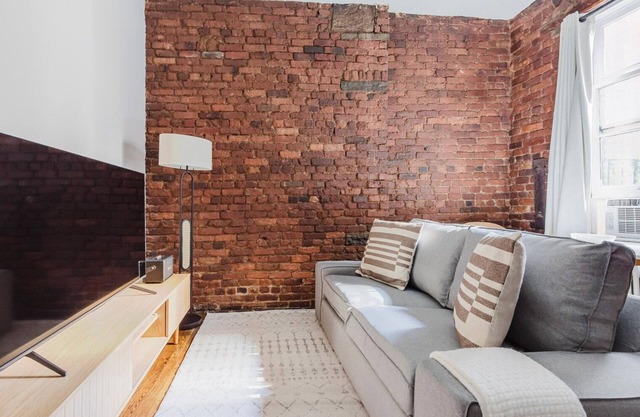 Blueground | SoHo, AC & elevator, nr park