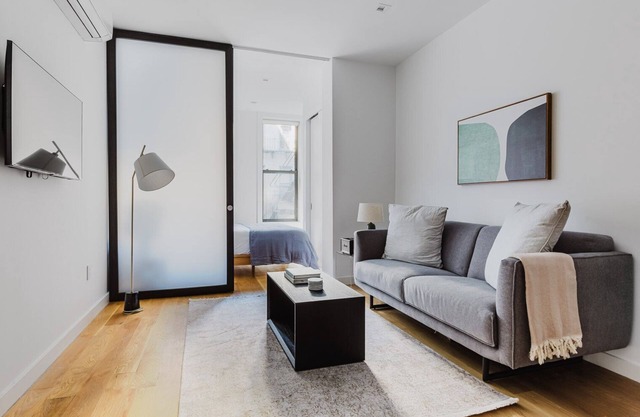 Blueground | SoHo, washer, nr Washington Sq Park