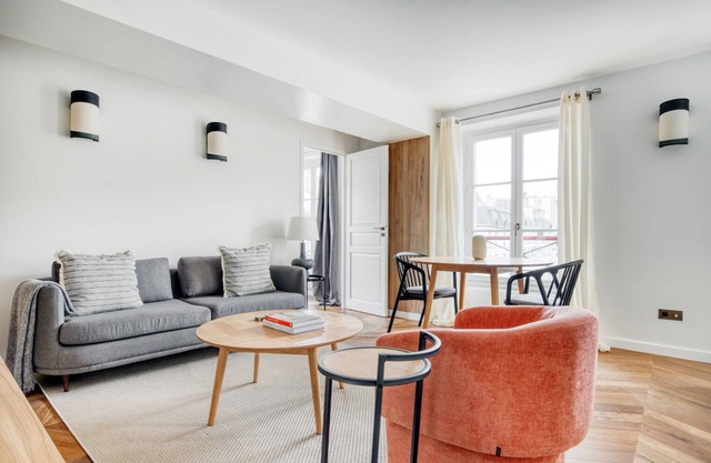 Blueground | Vendome/Saint Honoré, furnished