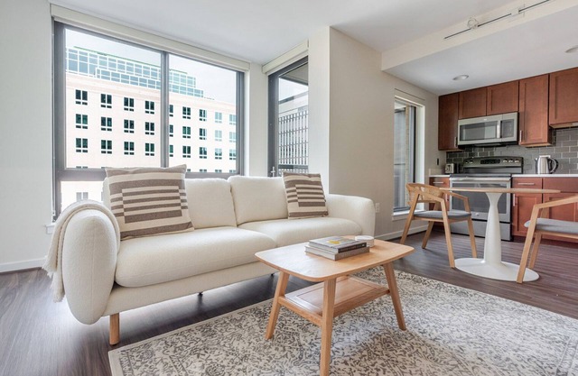 Blueground | Virginia Sq, pool & w/d, nr parks