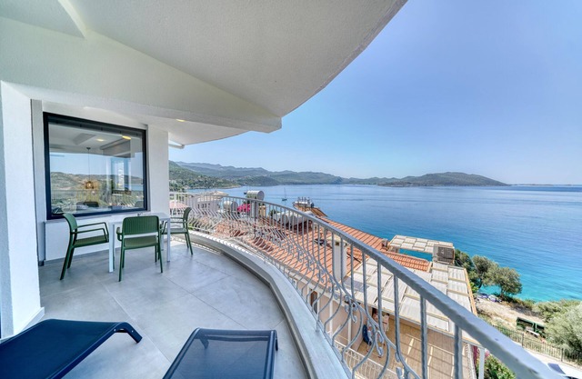 BlueNook Suites