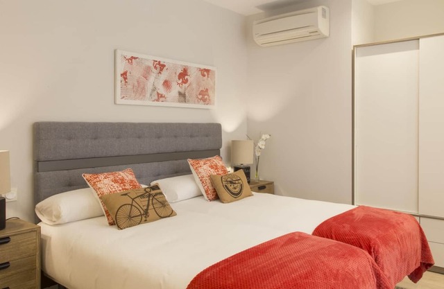 BMA5 by Forever Rentals. 3bedroom deluxe apartment with air conditioning. Wifi
