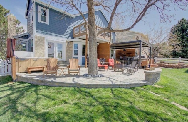 BMW GOLF Spacious 5-bedroom house in brilliant Castle Pines with fitness room!