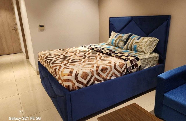 BnBBuddy Modern Studio with AC and WiFi in charming Gurugram