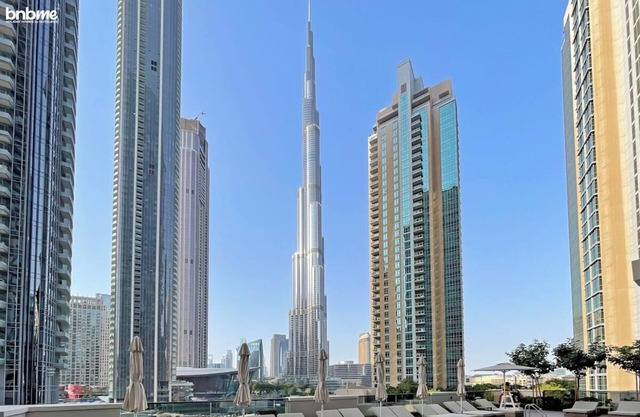 bnbme | Luxury 1BR Apartment with Skyline Views Dubai