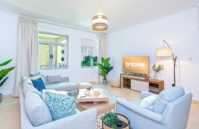 bnbme | Modern Apartment in The Greens | Near Dubai Marina