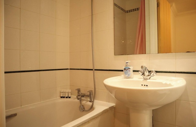 BnBNook - 4BR Townhouse - West End and Farringdon