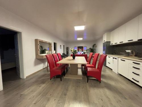 Bob Residence- Chic Penthouse