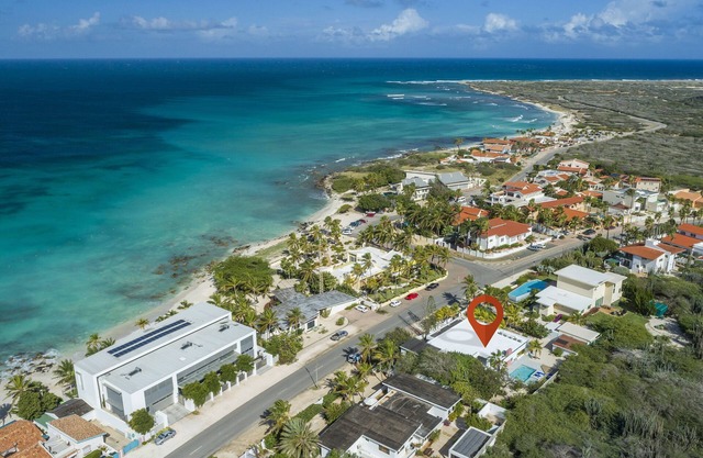 Boca Catalina Modern Villas 2 bed 2 bath full kitchen steps from the beach