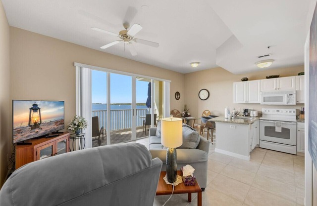 Boca Ciega Bay Resort – Top Floor Waterfront Condo with Bay Views