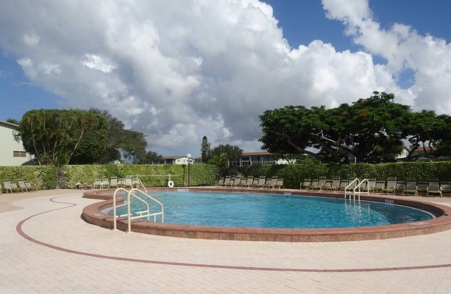 Boca Raton Condo In Gated 55+ Community