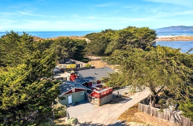 BodegaBreeze: Walk to Beach!Relaxing Home in Bodega Bay!Home+Studio!HtTb/WiFi