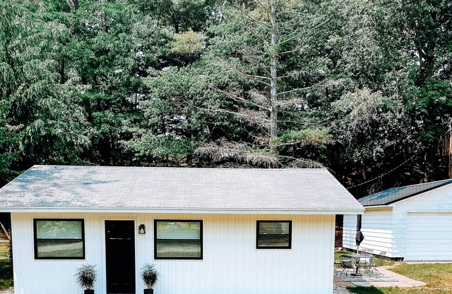 Boho Bungalow by Charming Cottages, LLCnSilver Lake Sand Dunes - Mears, MI