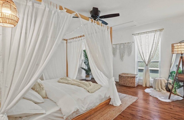 Boho Cinema House · BBQ· Projector · Popcorn machine