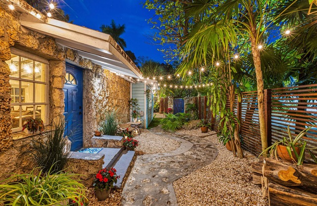 Bombadil's Inn - Historic Cottage & Garden Retreat